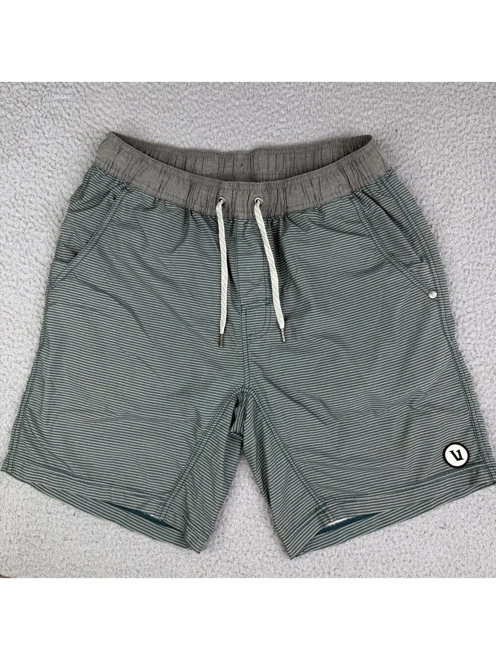 Vuori Kore Lined Green Striped Shorts Men's XS 28x7 Gym Training Performance